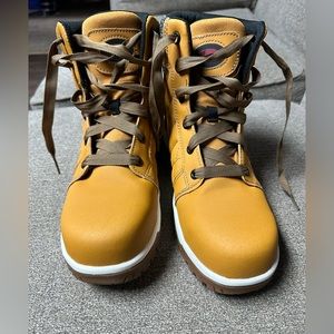 Avenger work boots. ❗️Composite steel toe❗️